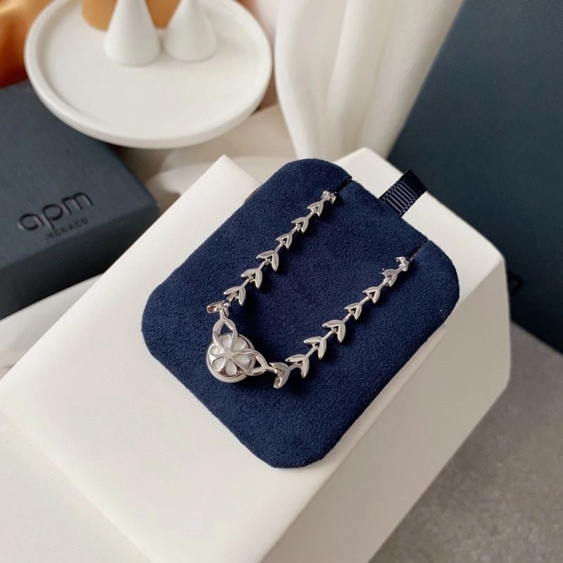 Apm Necklaces Affordable 215167