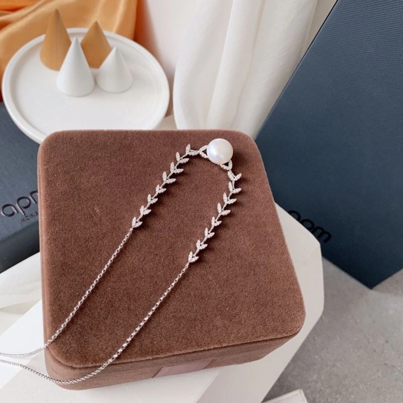 Apm Necklaces Affordable 215167