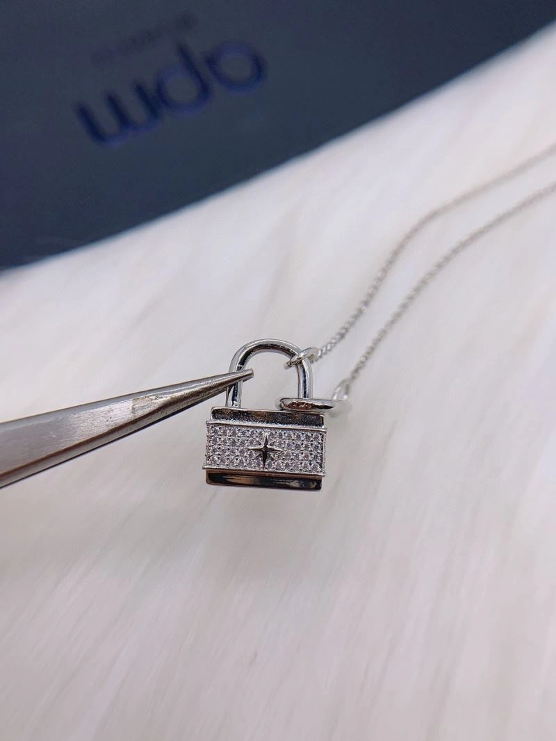 EyeCatching Apm Necklaces 215164