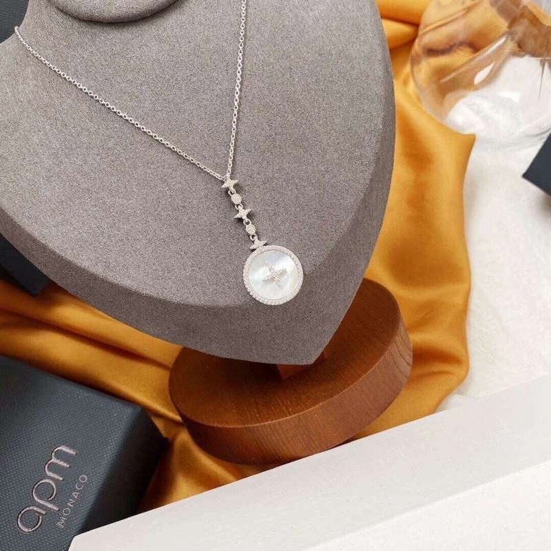 Apm Necklaces Lightweight 215160