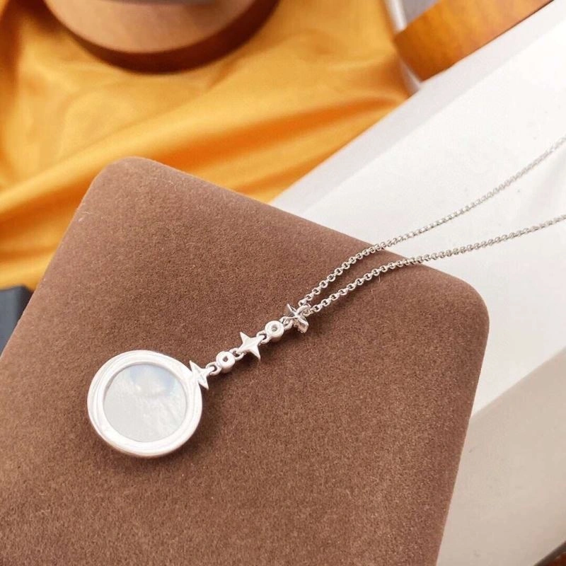 Apm Necklaces Lightweight 215160