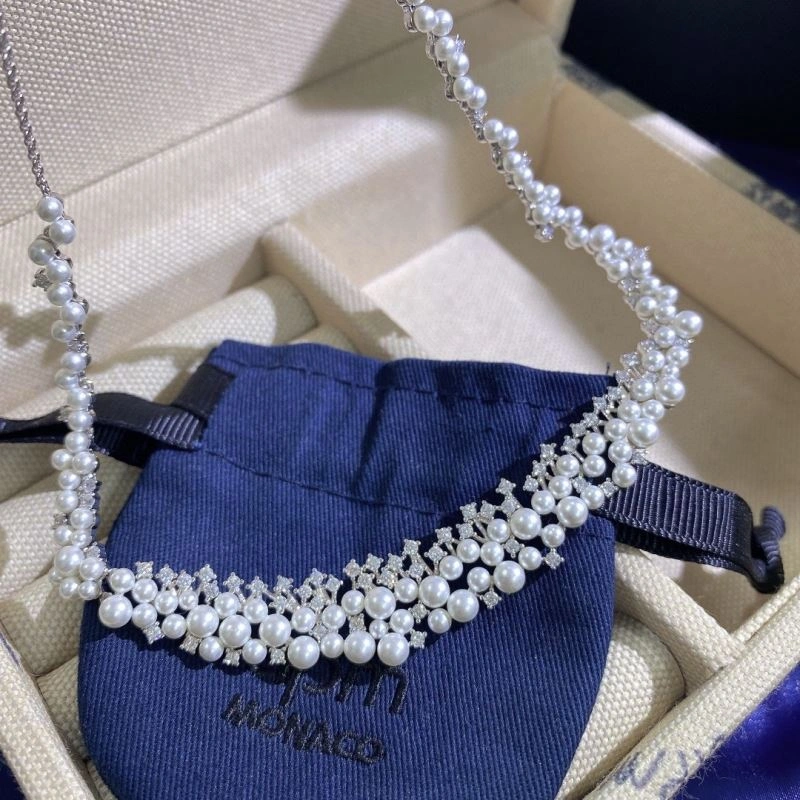 Apm Necklaces Stylish 215161