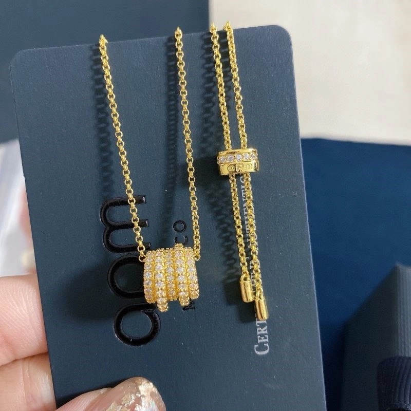 Apm Necklaces Refined 215012