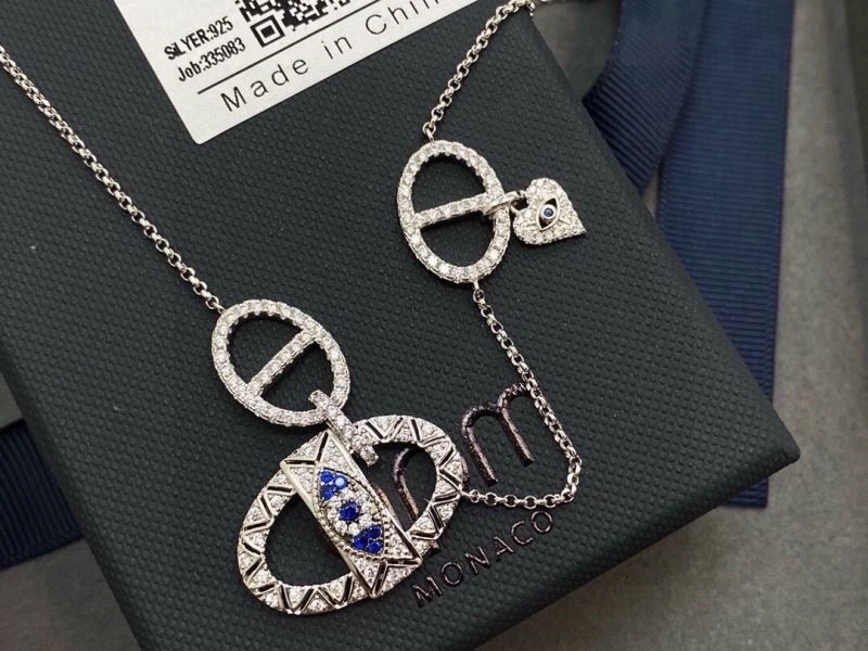 Snug Apm Necklaces 214985