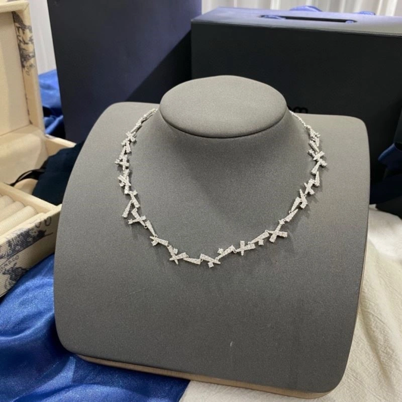 Neat Apm Necklaces 214982