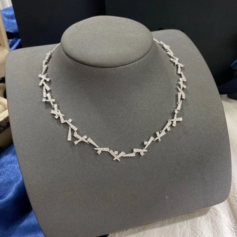 Neat Apm Necklaces 214982