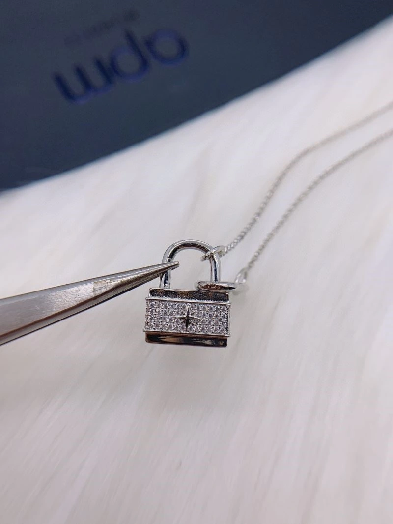 Comfortable Apm Necklaces 214863