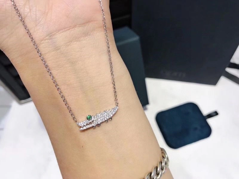 Apm Necklaces Stylish 214855