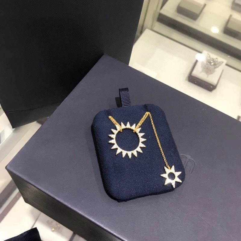 Apm Necklaces SoftTouch 214828