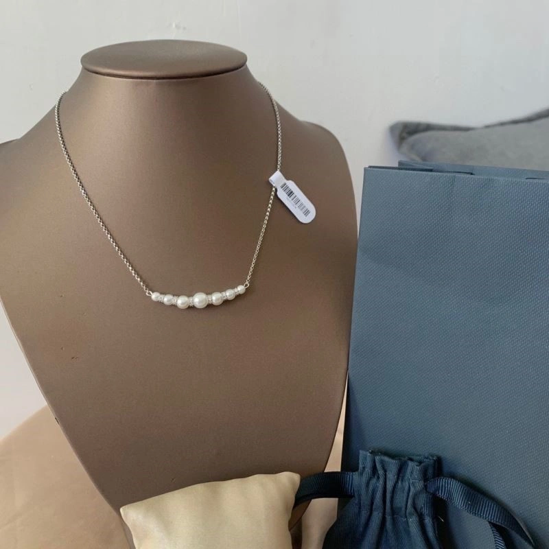 Apm Necklaces Resilient 214841