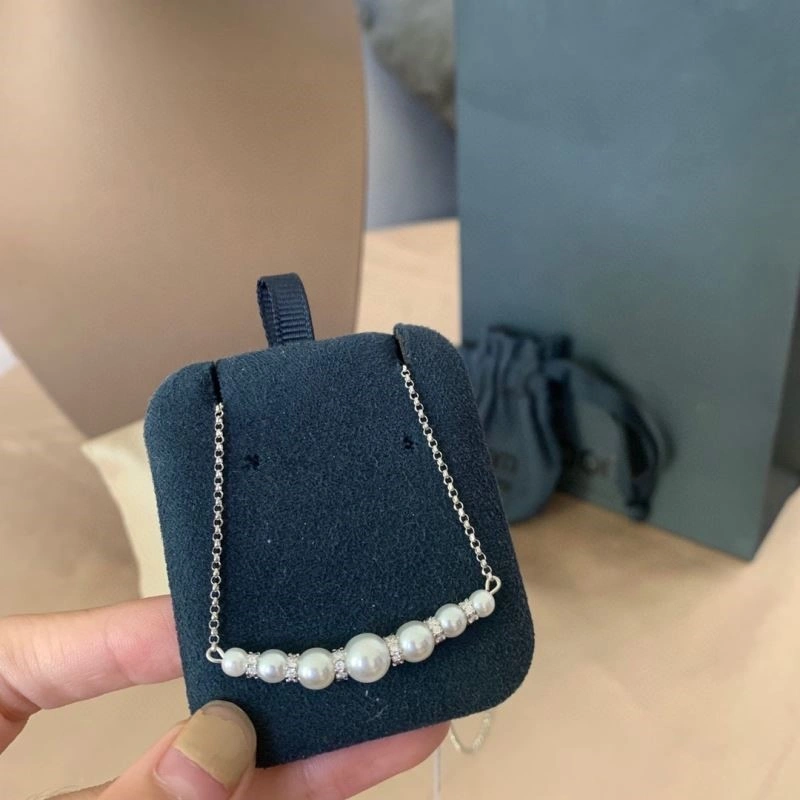 Apm Necklaces Resilient 214841