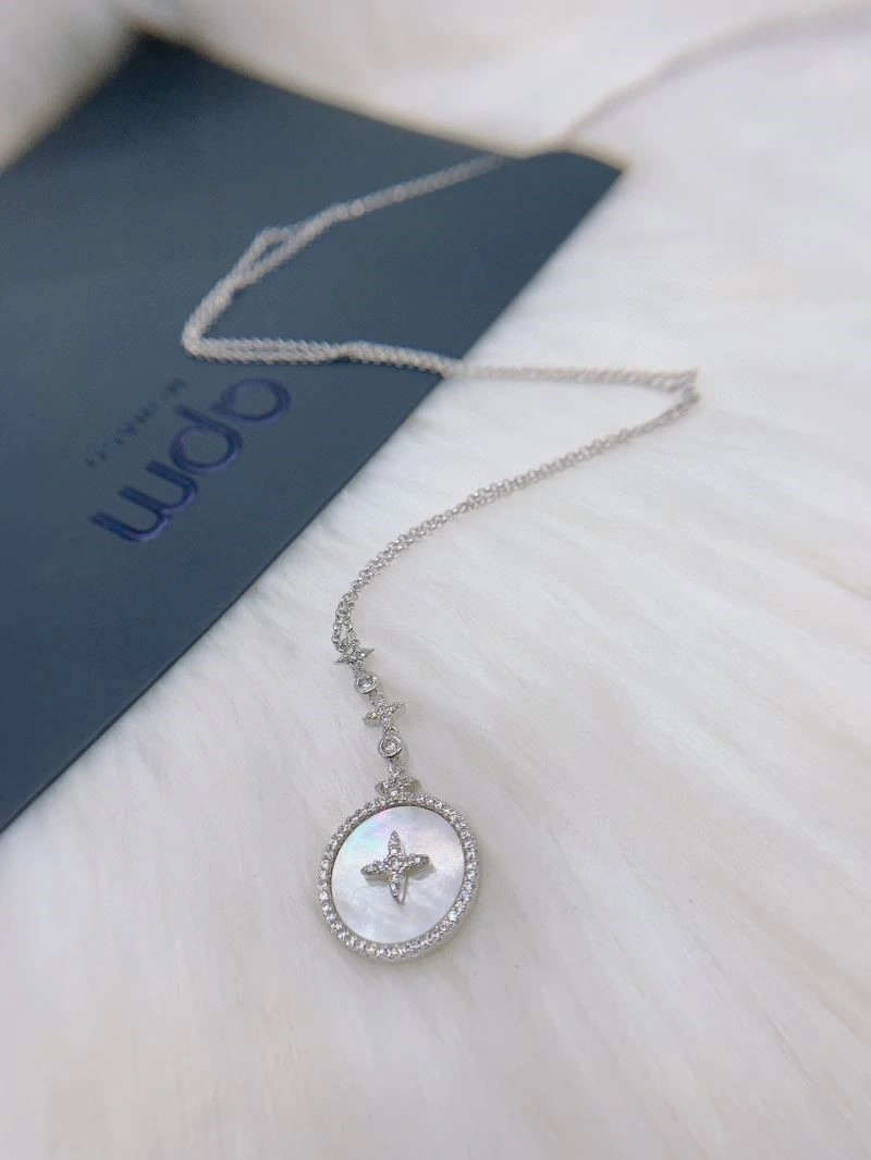 Apm Necklaces Attractive 214774
