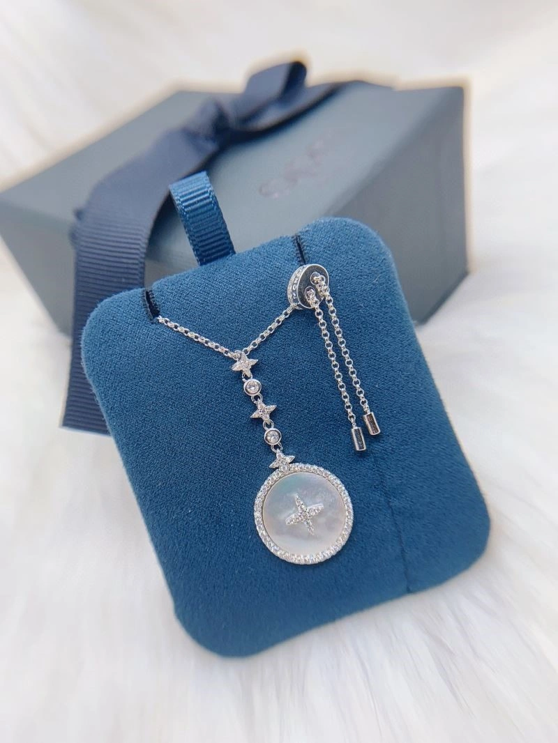 Apm Necklaces Attractive 214774