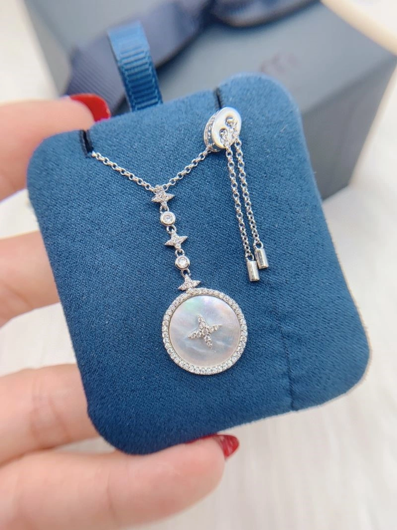 Apm Necklaces Attractive 214774