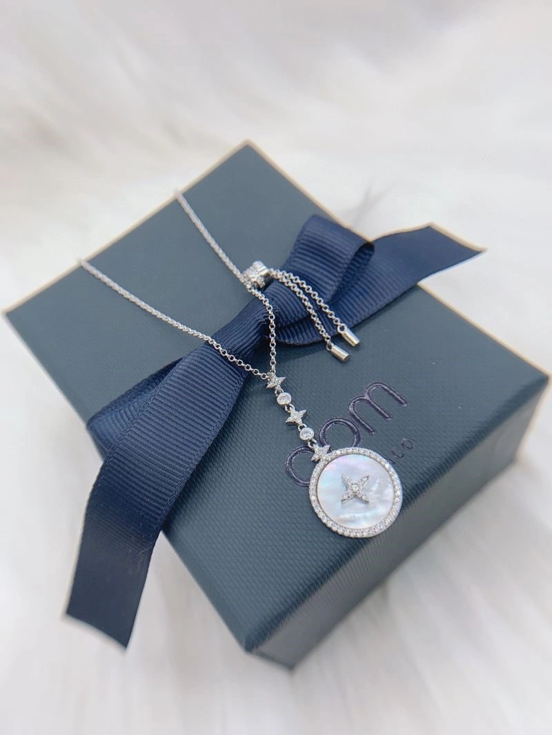 Apm Necklaces Attractive 214774