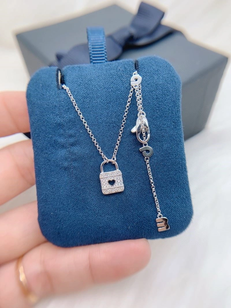 EyeCatching Apm Necklaces 214763