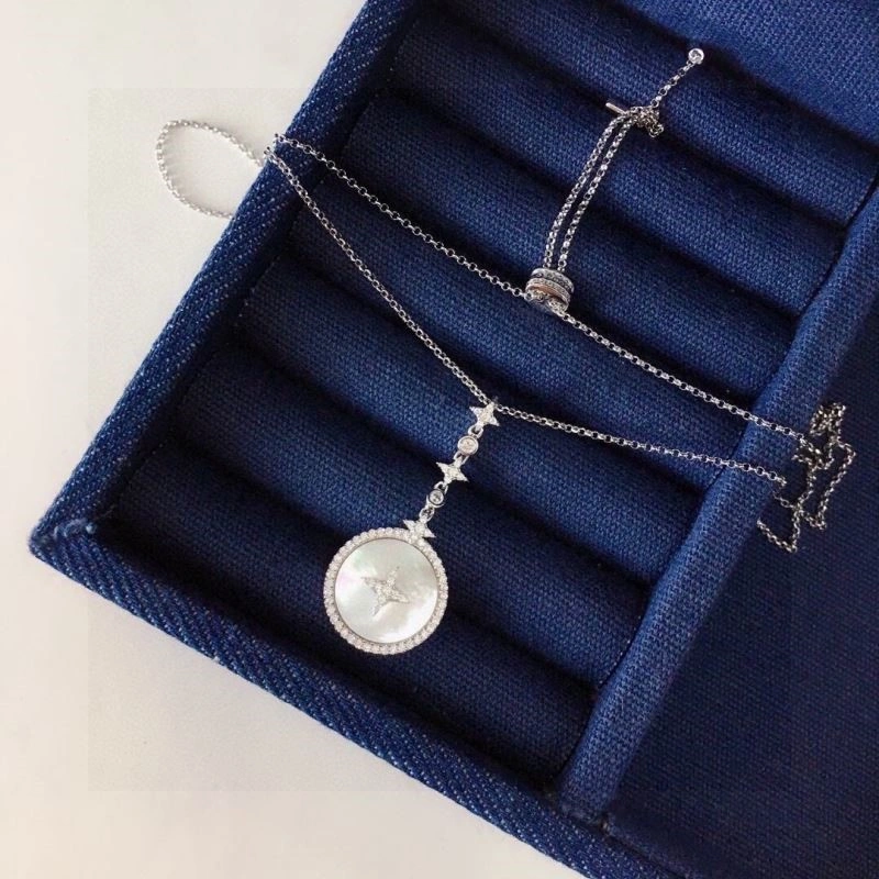 Stylish Apm Necklaces 214761