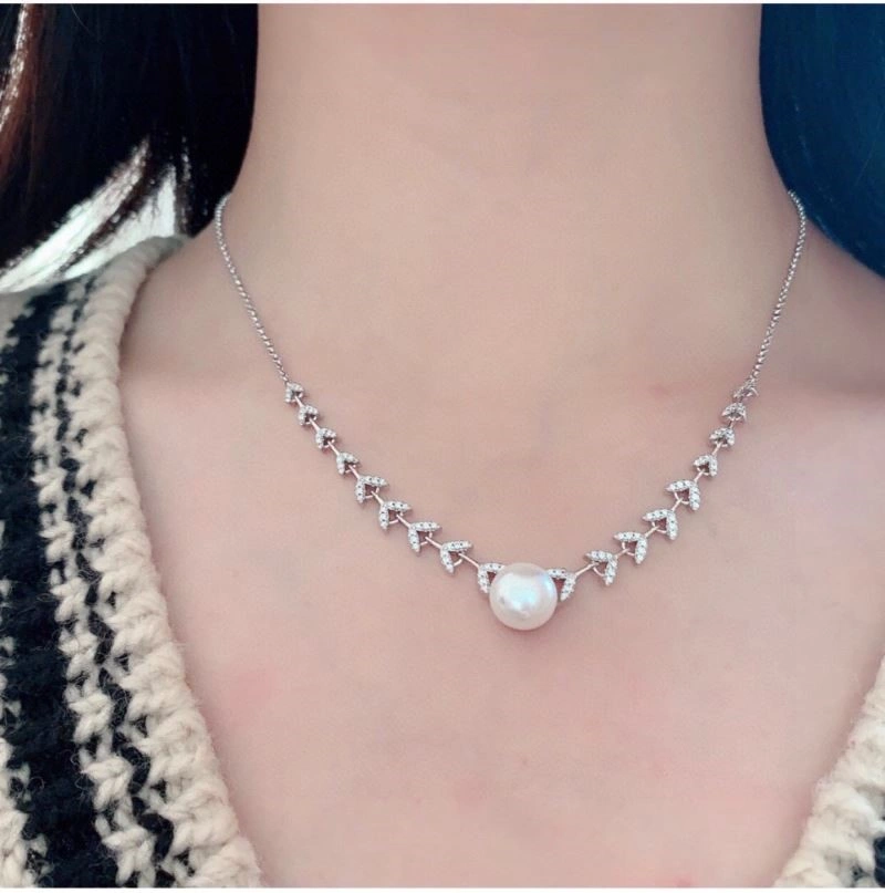 Apm Necklaces Fashionable 214737