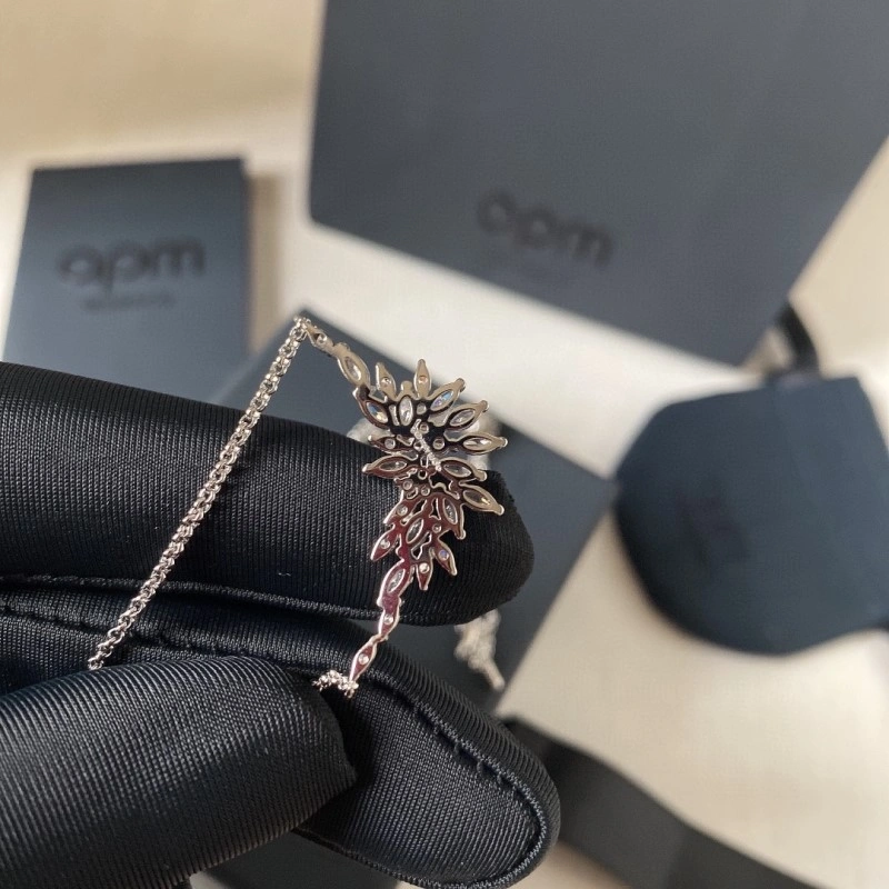 Comfortable Apm Necklaces 214695