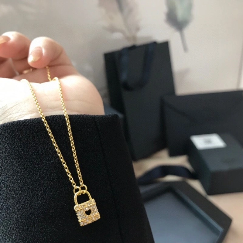 Attractive Apm Necklaces 214693