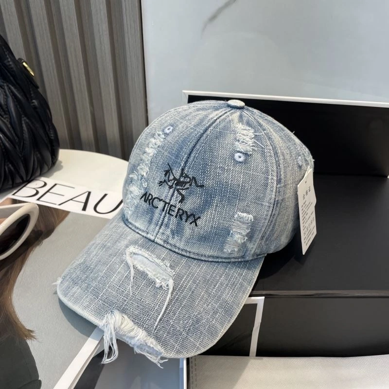 Arcteryx Caps Seasonal 260924