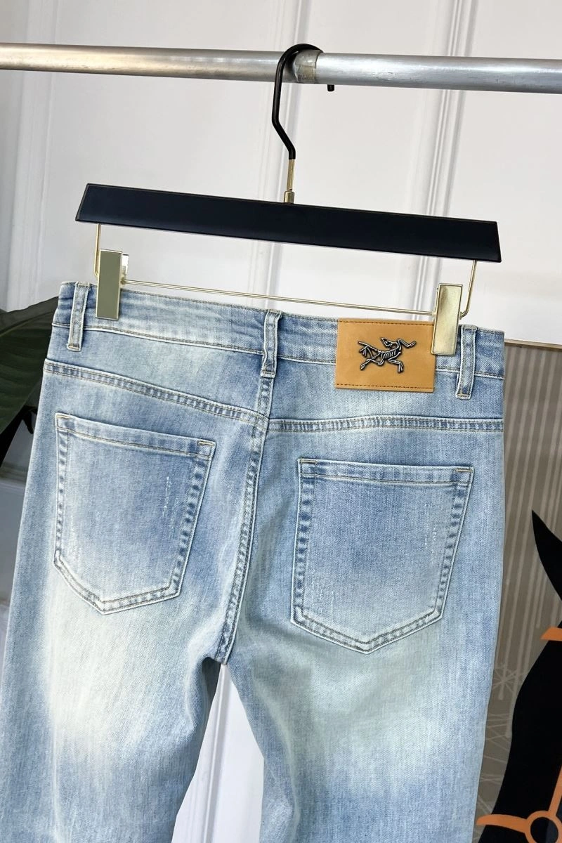 Functional Arcteryx Jeans 161266