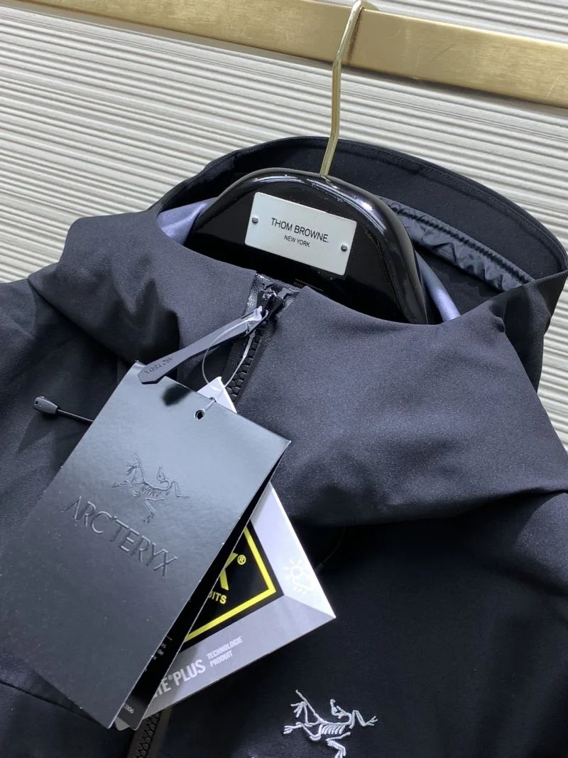 Arcteryx Outwear TravelReady 163408