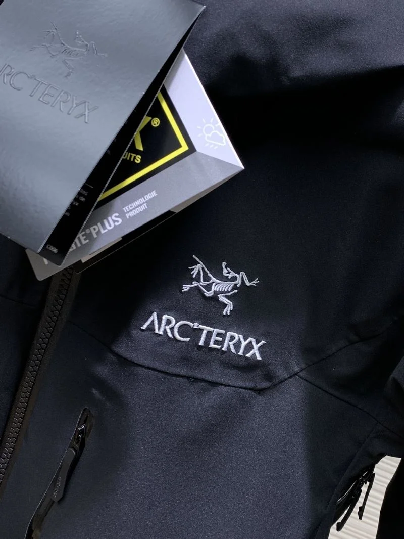 Arcteryx Outwear TravelReady 163408