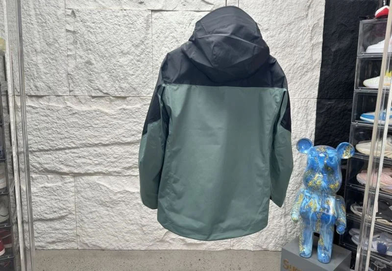 Modern Arcteryx Outwear 163337