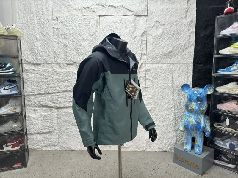 Modern Arcteryx Outwear 163337