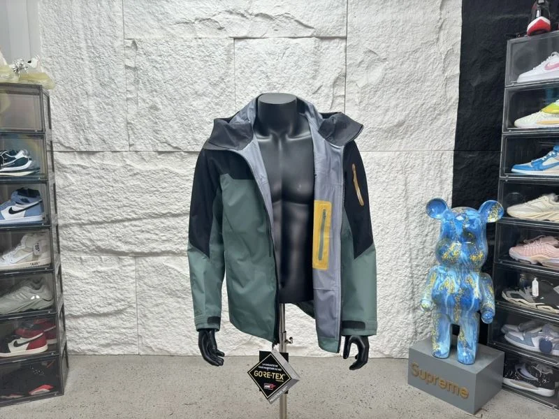 Modern Arcteryx Outwear 163337
