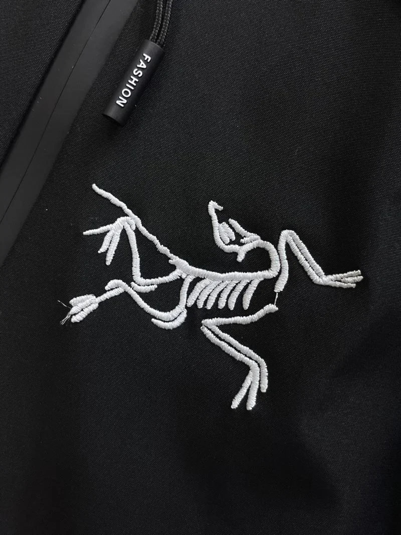 Minimalist Arcteryx Outwear 163308