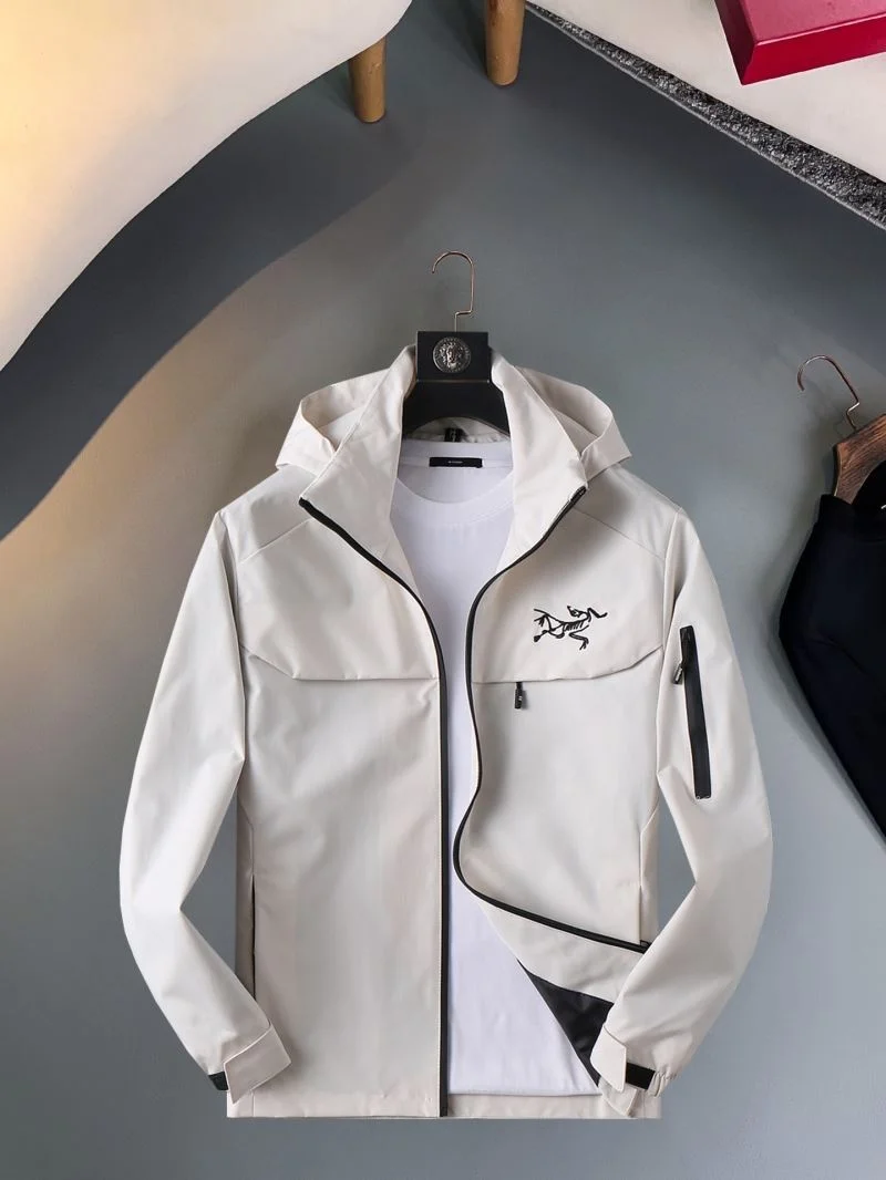 Arcteryx Outwear Snug 163305