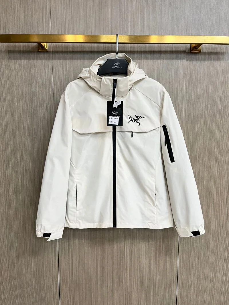 Seasonal Arcteryx Outwear 163362