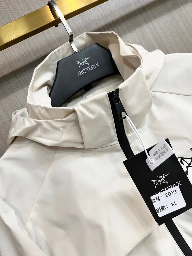 Seasonal Arcteryx Outwear 163362