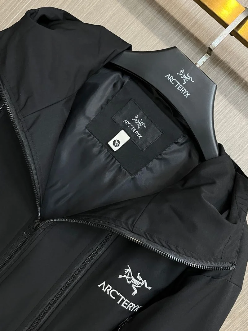 Arcteryx Outwear Durable 163289
