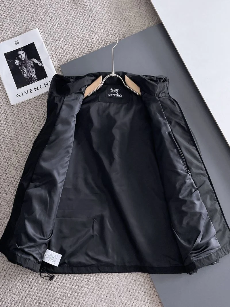 Versatile Arcteryx Outwear 163274