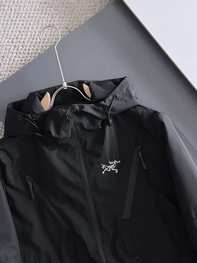 Versatile Arcteryx Outwear 163274