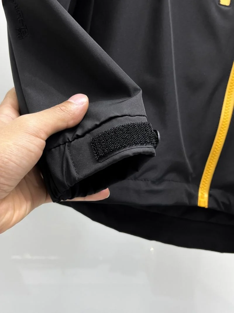 Arcteryx Outwear Lightweight 163243