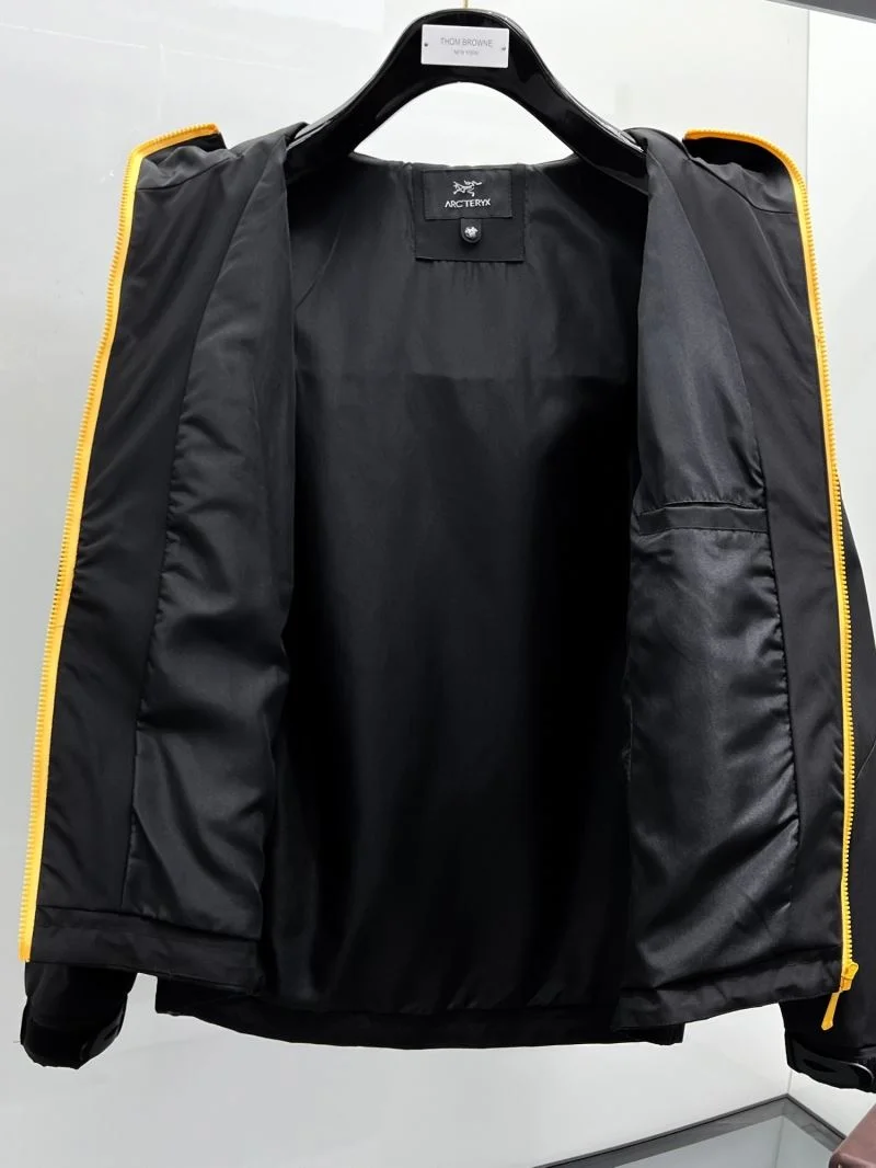 Arcteryx Outwear Lightweight 163243