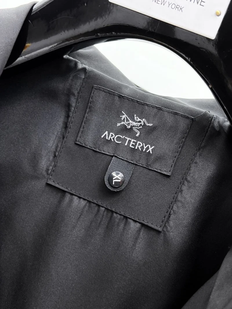 Arcteryx Outwear Lightweight 163243