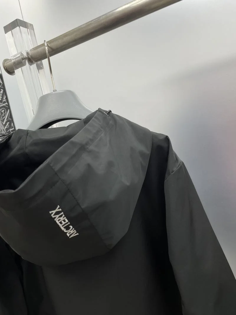 Arcteryx Outwear MoistureWicking 163235