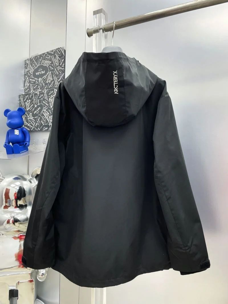 Arcteryx Outwear MoistureWicking 163235