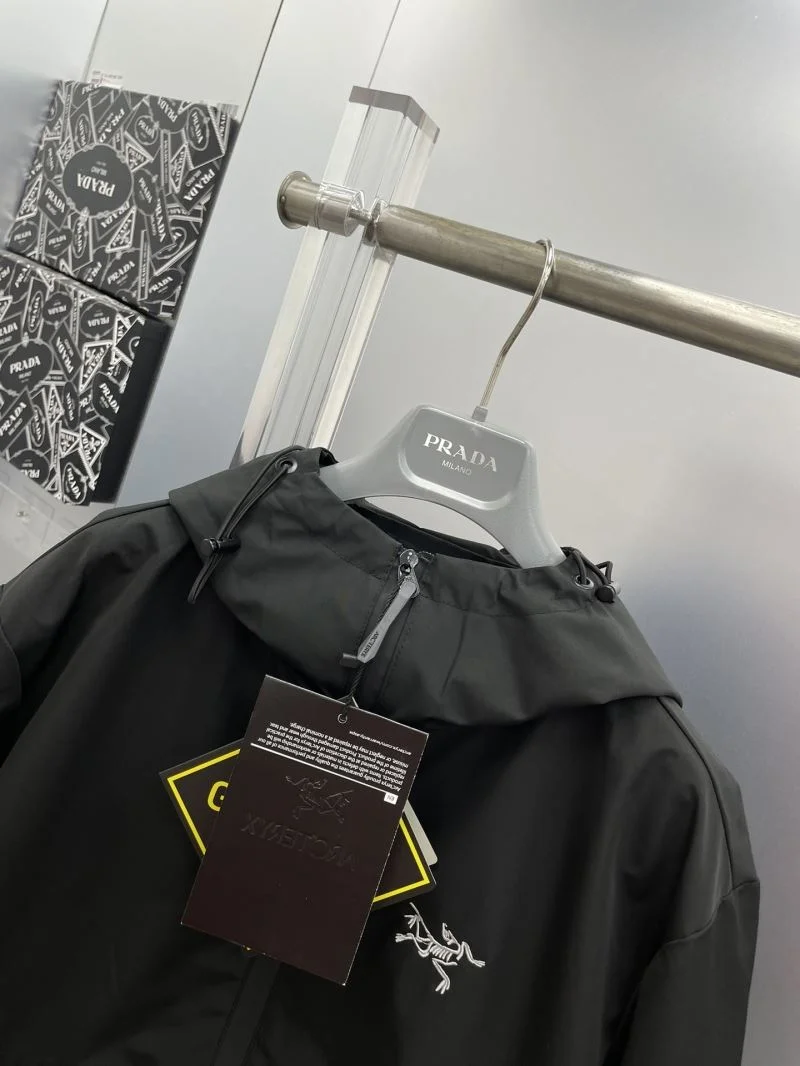 Arcteryx Outwear MoistureWicking 163235