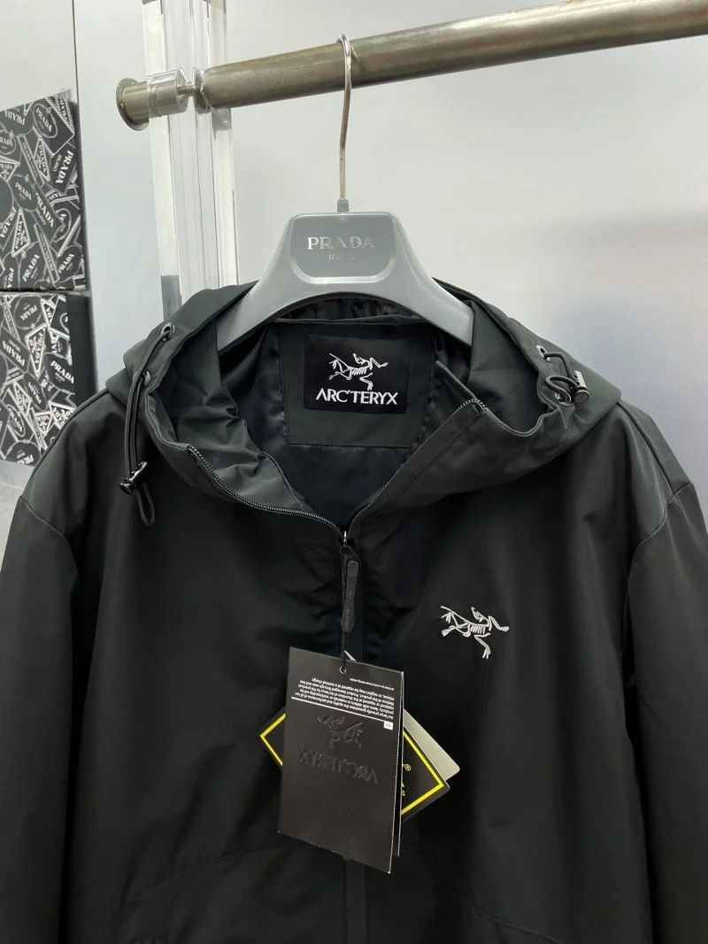 Arcteryx Outwear MoistureWicking 163235