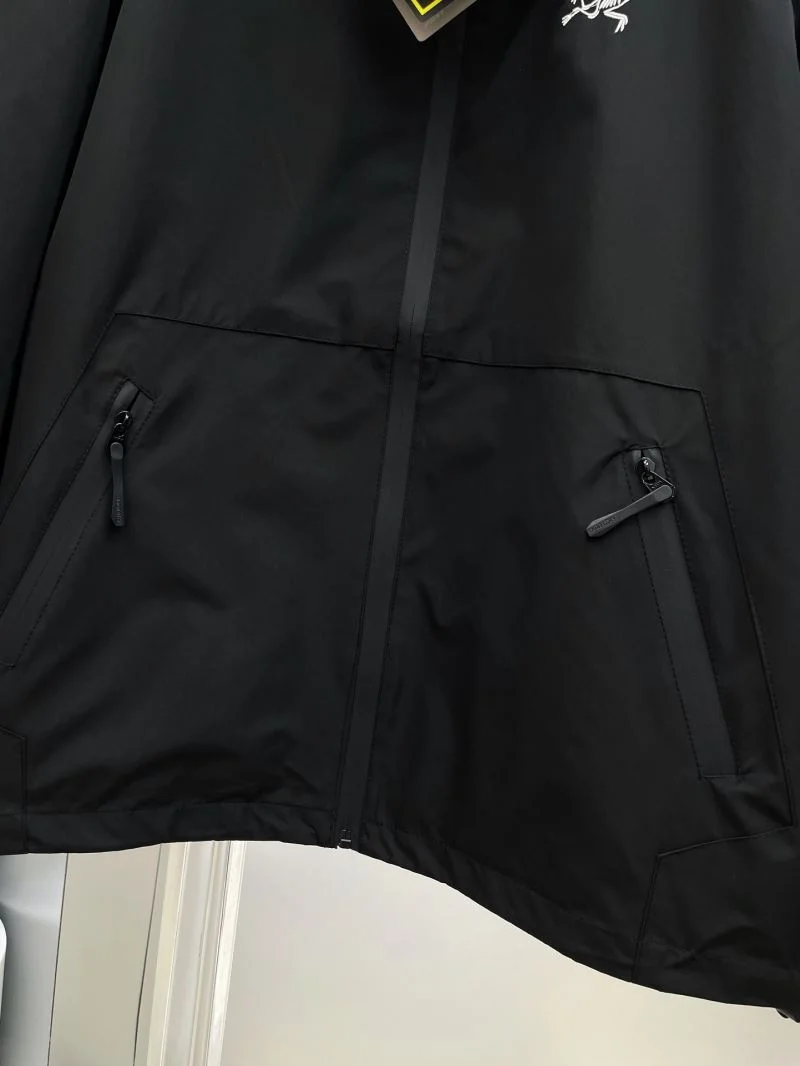 Arcteryx Outwear MoistureWicking 163235