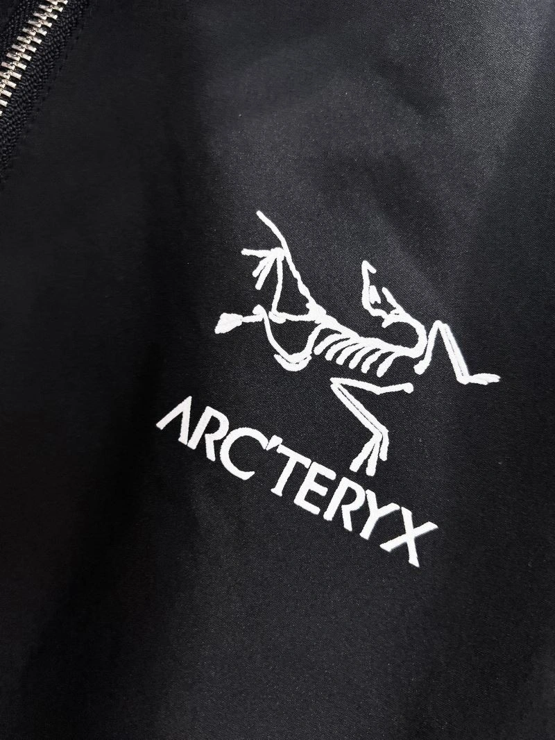 Arcteryx Outwear Sleek 162195