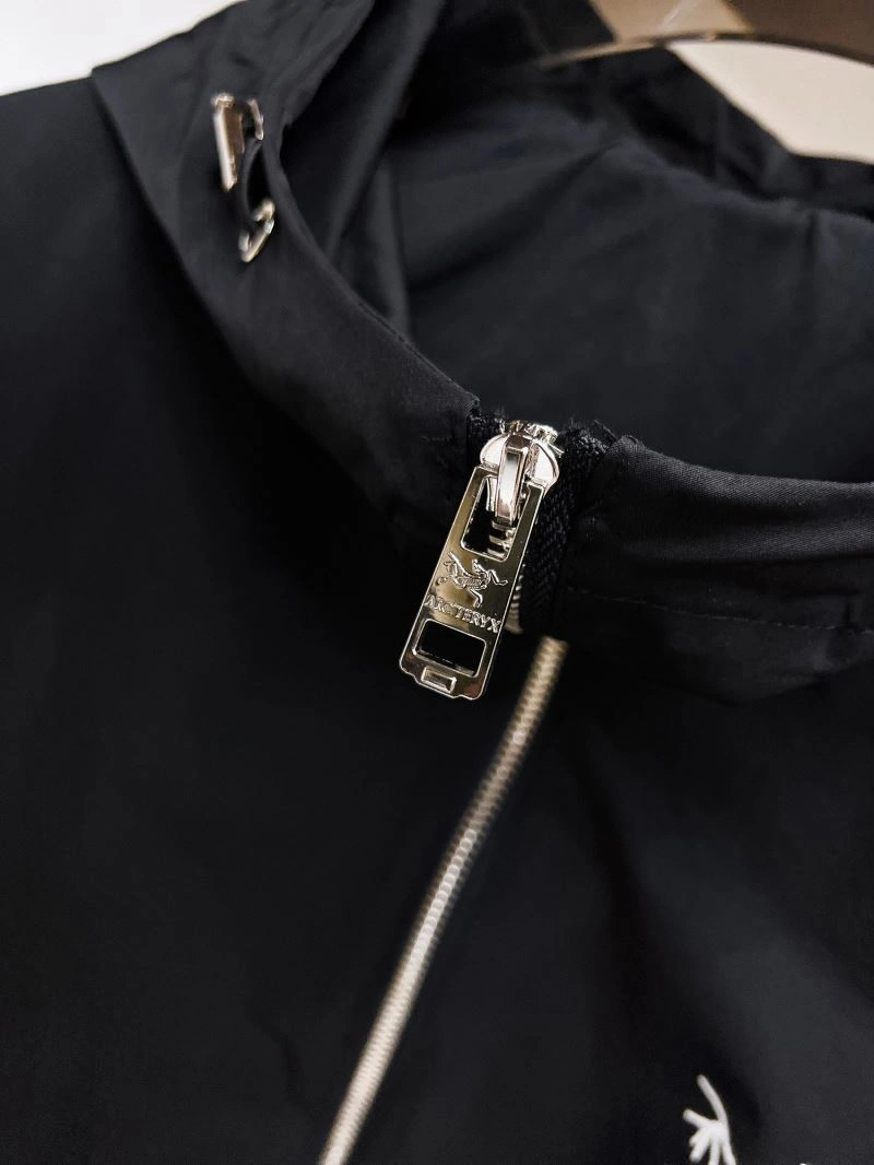 Arcteryx Outwear Sleek 162195