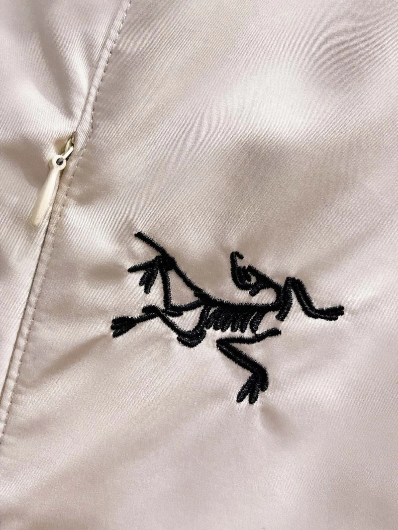 Arcteryx Outwear Timeless 162186