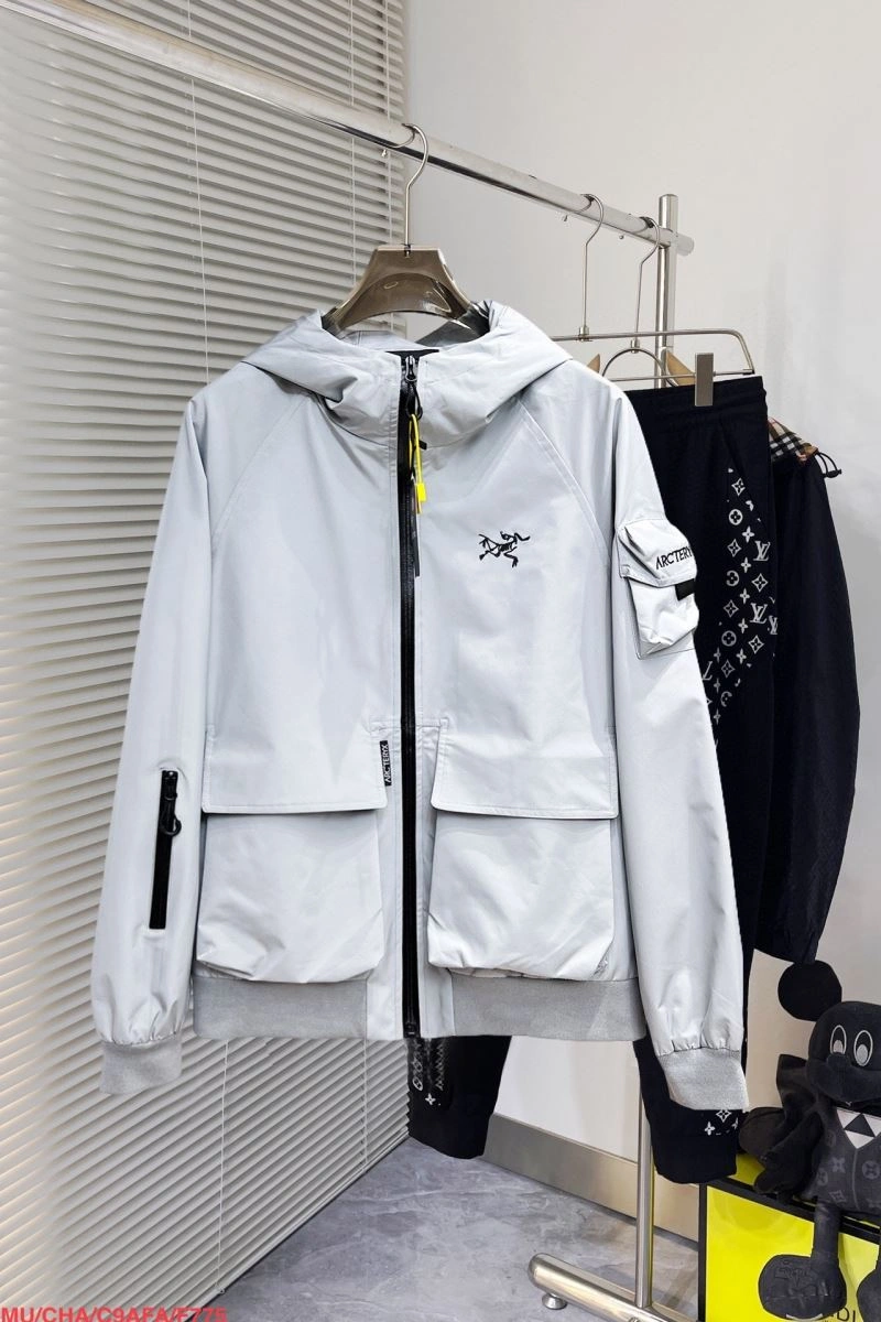 Sporty Arcteryx Outwear 162185